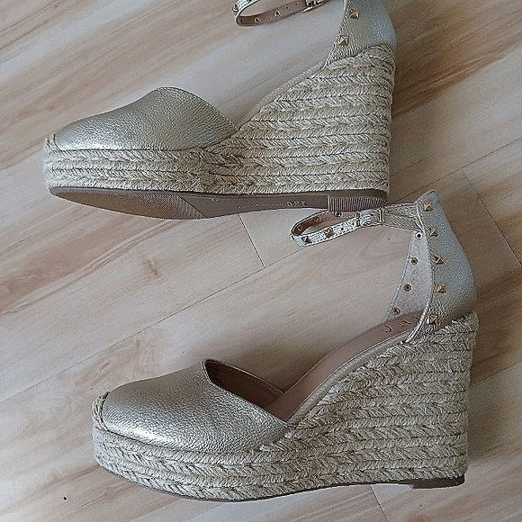 INC wedges - Picture 2 of 3